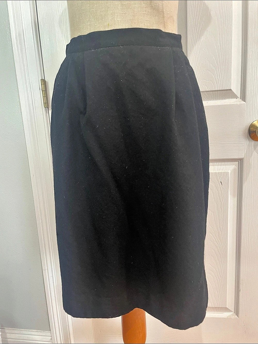 Talbots Pleated Wool Midi Skirt in Black Size 8